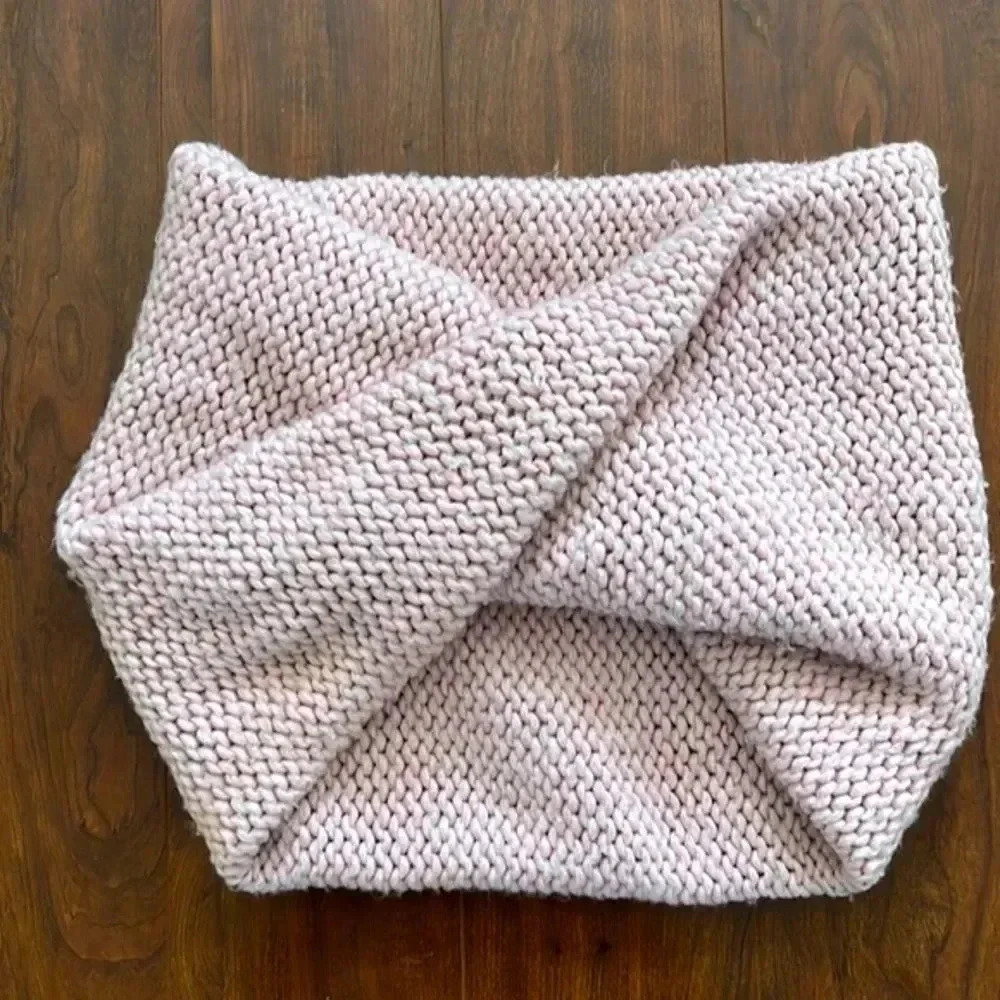 ⭐️3/$15 Infinity Scarf - Picture 2 of 6